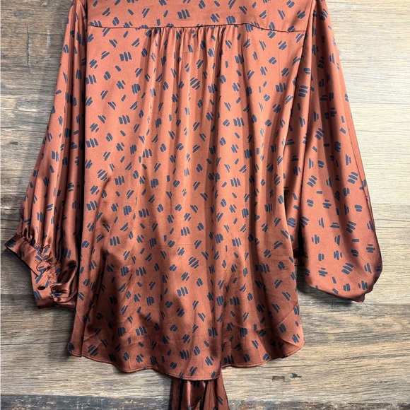 Chico's Brown and Navy Blouse - Picture 7 of 8